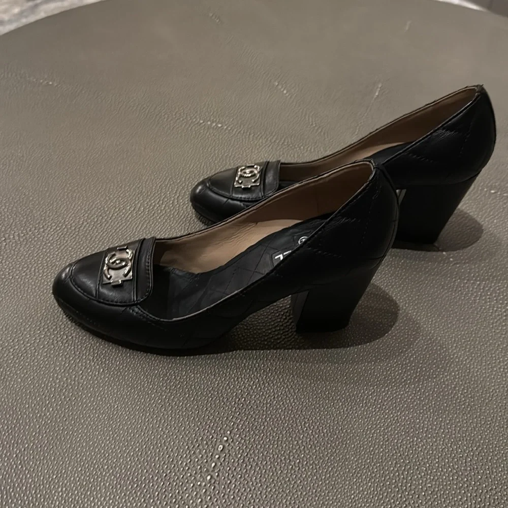 CHANEL Black Leather Flats with Silver Logo - Picture 2 of 6